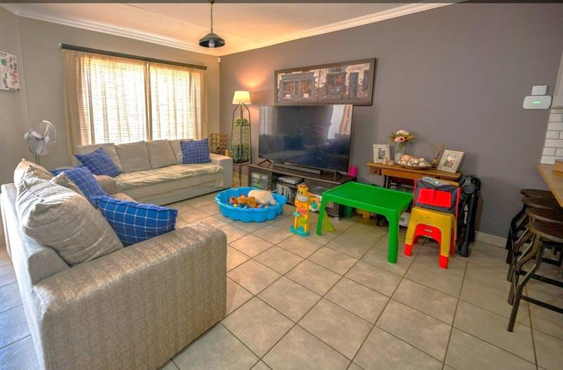 2 Bedroom Property for Sale in Langenhovenpark Free State